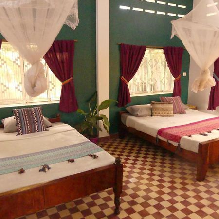 Bed and Breakfast The Playground Kampot Exterior foto