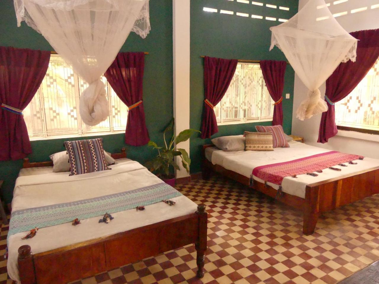 Bed and Breakfast The Playground Kampot Exterior foto