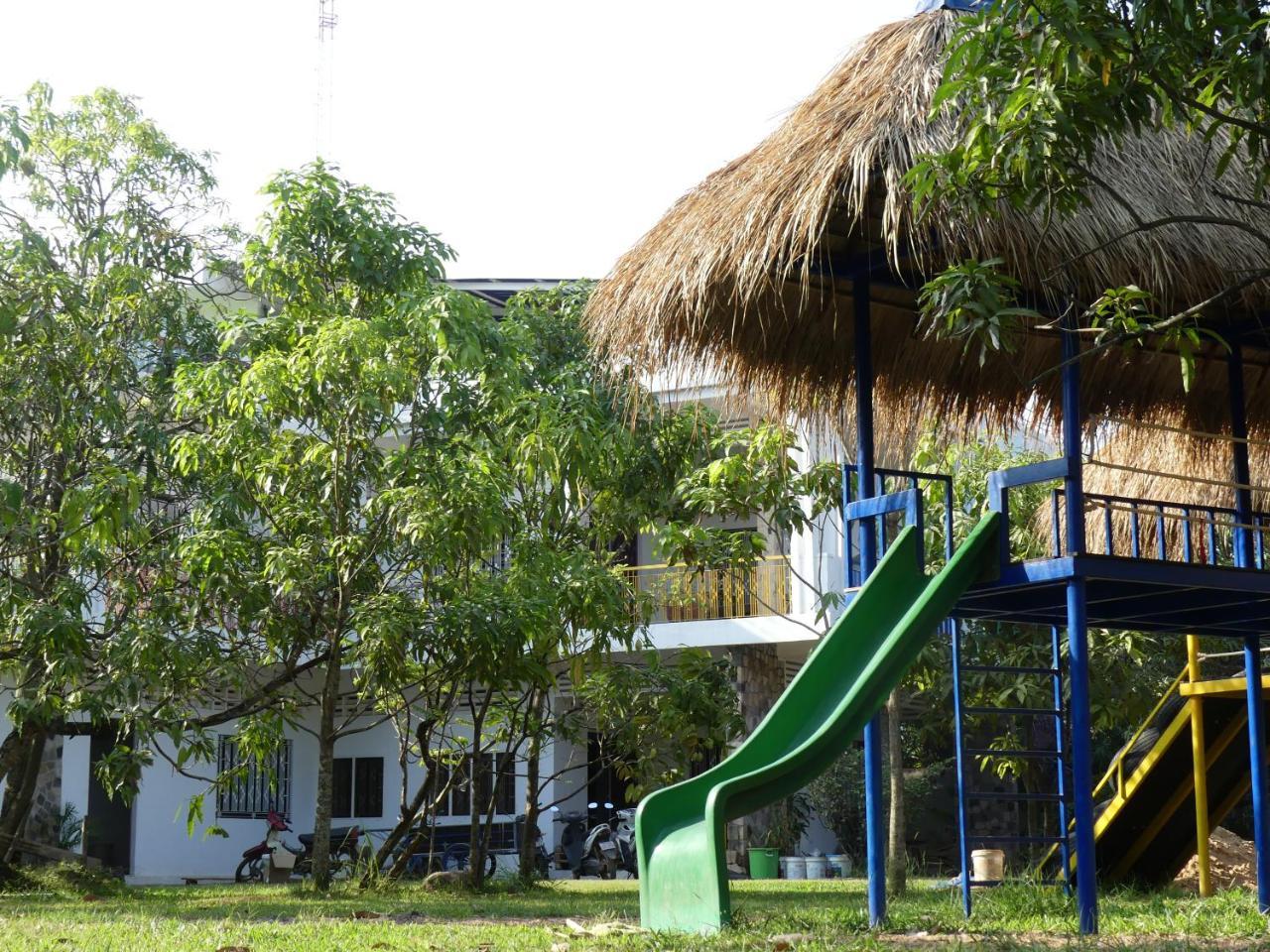 Bed and Breakfast The Playground Kampot Exterior foto