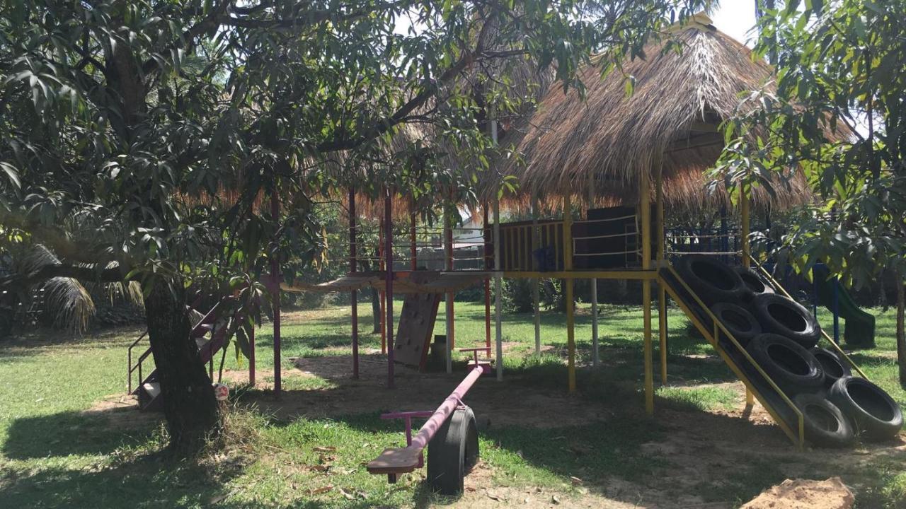 Bed and Breakfast The Playground Kampot Exterior foto