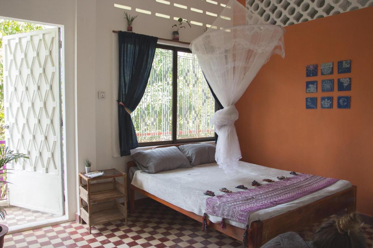 Bed and Breakfast The Playground Kampot Exterior foto